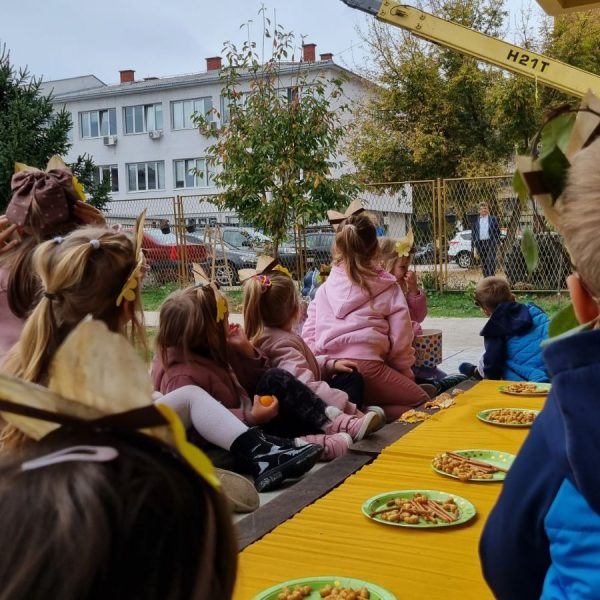 IMG-b5821fdbd8f8e24a8bbee91792445dce-V